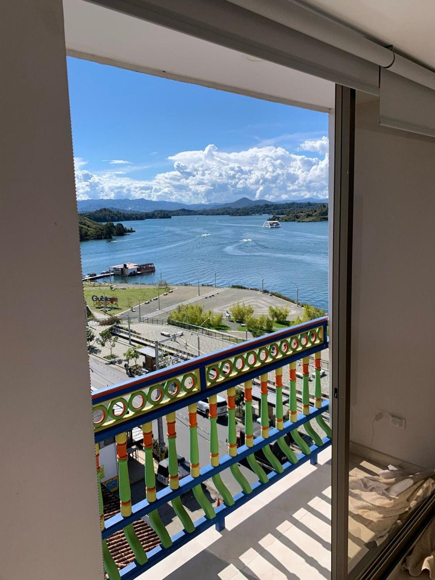 Apartamentos San Jose Vistal Al Lago, Cerca Del Parque. Guatape. 외부 사진