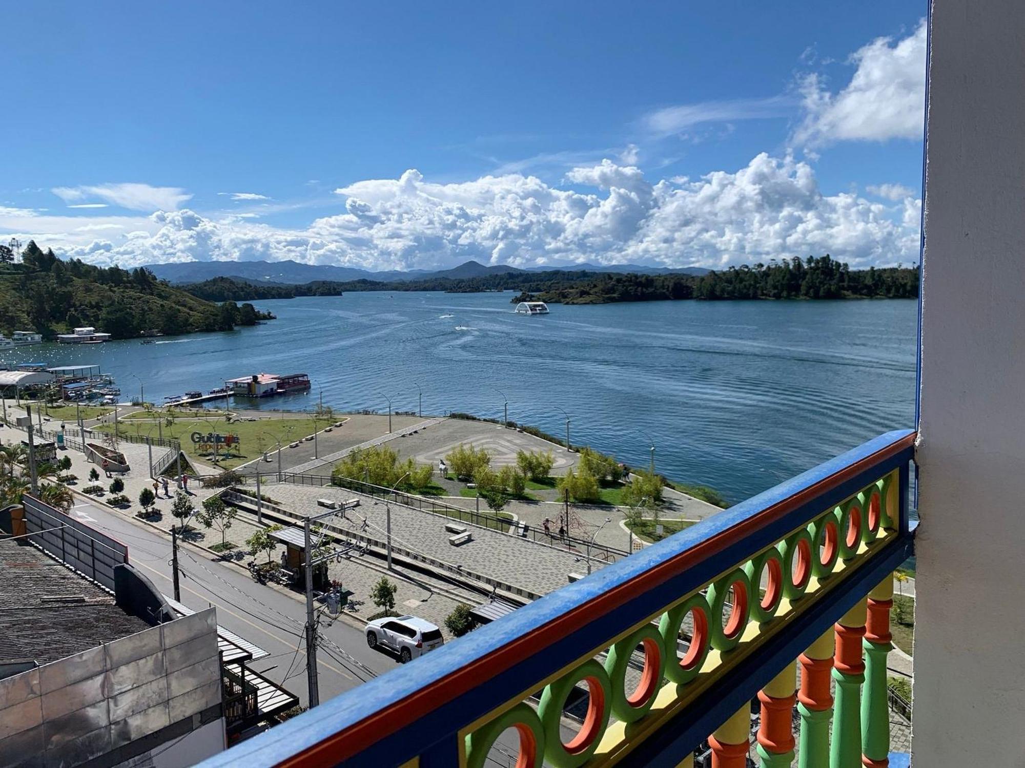 Apartamentos San Jose Vistal Al Lago, Cerca Del Parque. Guatape. 외부 사진